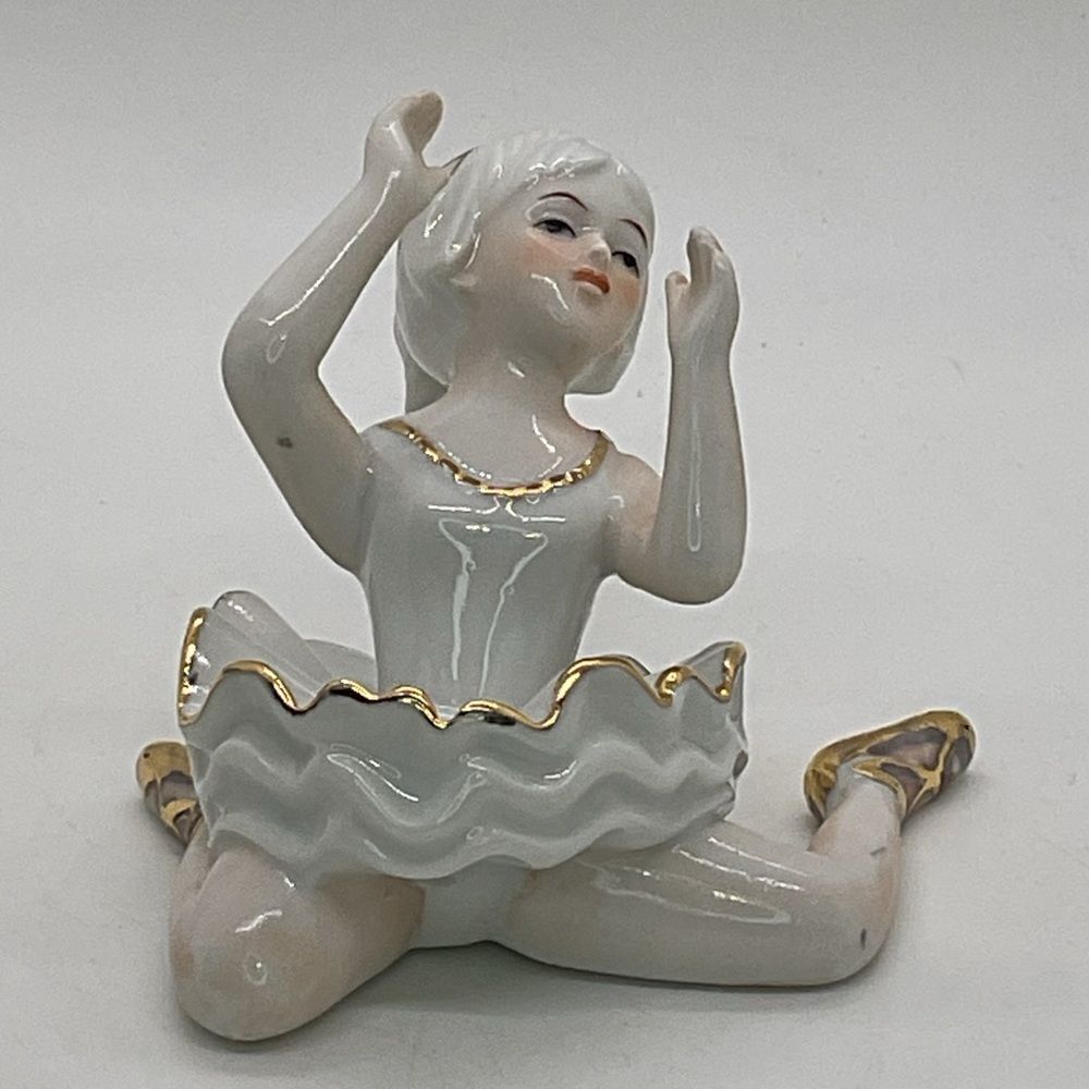 Vintage Monty Pierro Elegant Porcelain Ballerina Figurine